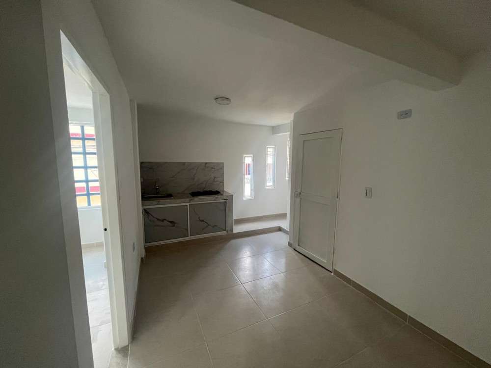 SE ALQUILA APARTAMENTO B/ Primero de Mayo