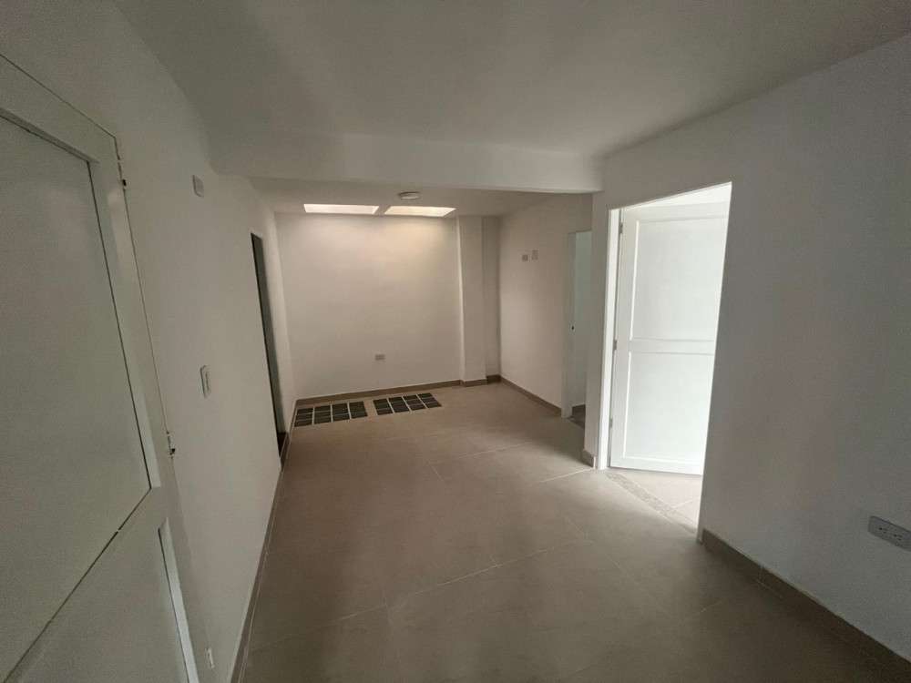 SE ALQUILA APARTAMENTO B/ Primero de Mayo