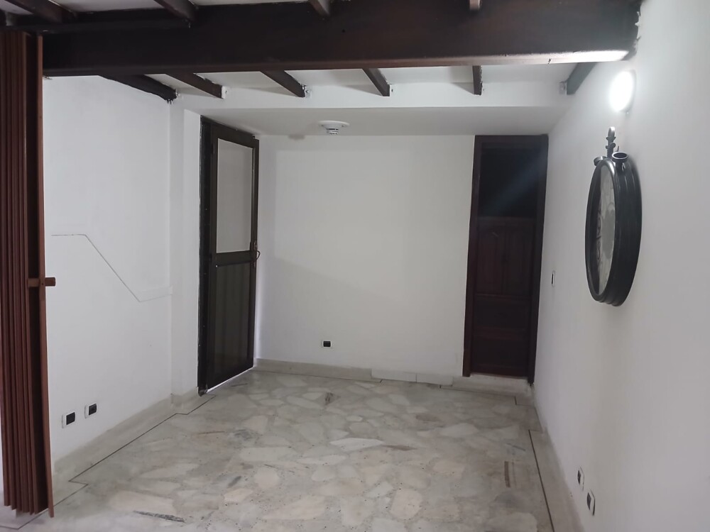 SE ALQUILA APT/DIO EN BELMONTE.
