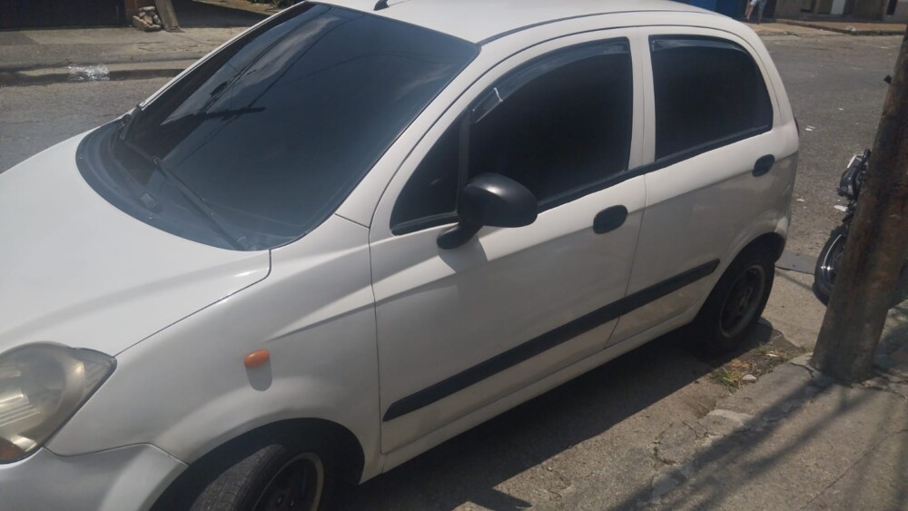 VENDO O PERMUTO CHEVROLET SPARK CRONOS