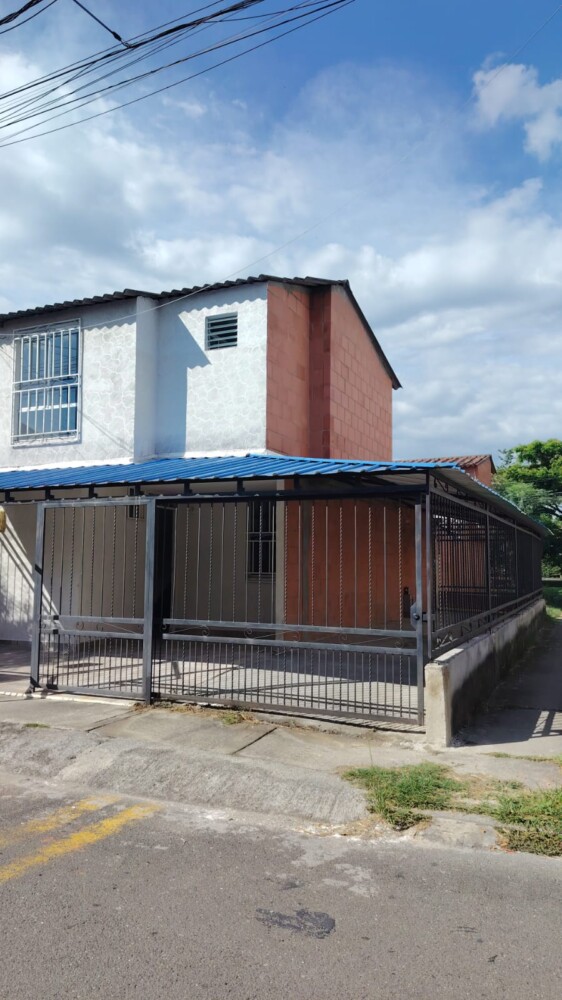 VILLA FONTANA CASA ESQUINERA PARA VIVIENDA