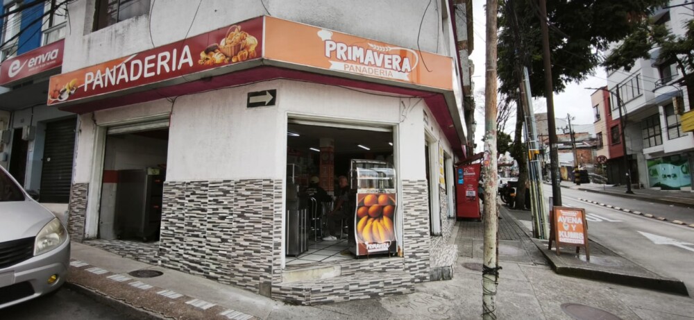 SE VENDE PANADERIA CRA 8 CON CL 30.