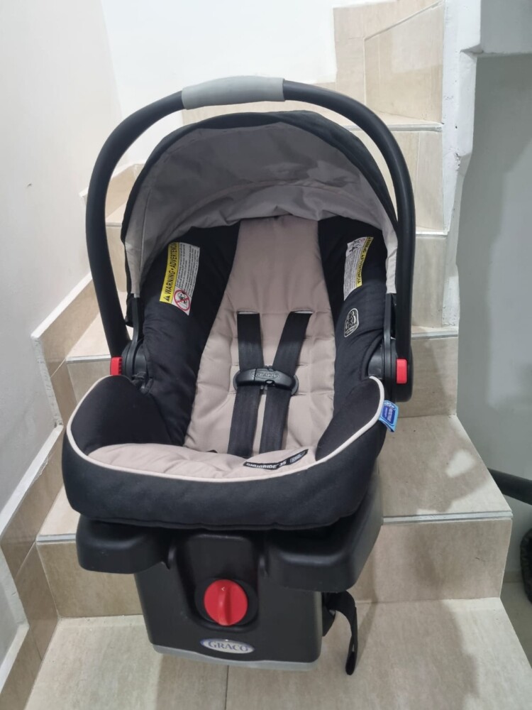 SE VENDE 2 sillas porta bebé, para carro