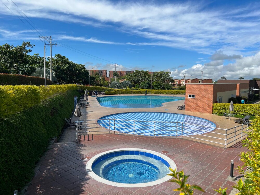 SE VENDE CASA EN CERRITOS CAMPESTRE. SECTOR GALICIA.