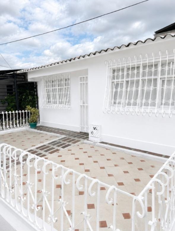 VENDO Casa B/ Los Sauces