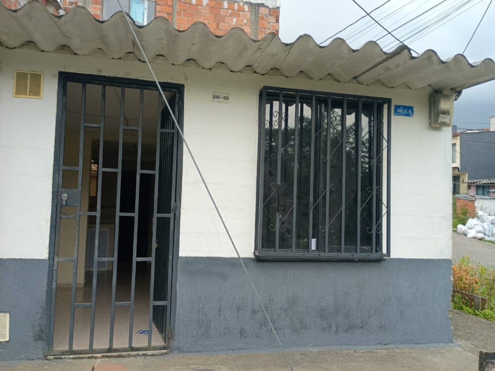SE VENDE CASA D/DAS. LA OCARINA