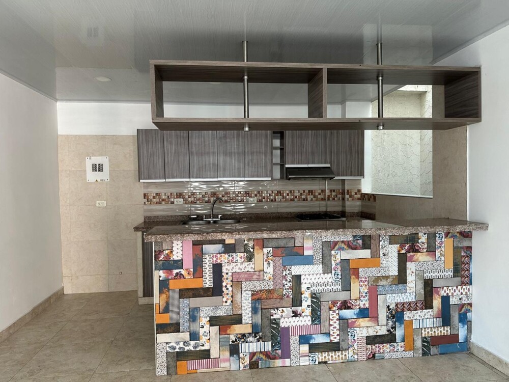 SE ALQUILA Apartamento Duplex B/ Las Mercedes