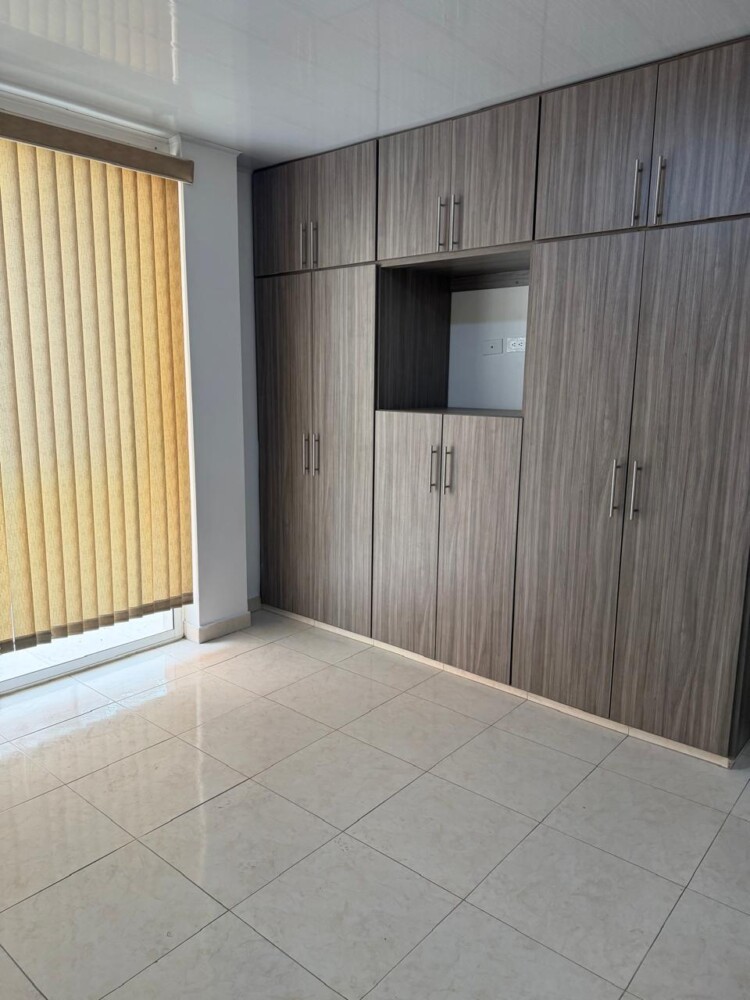 SE ALQUILA Apartamento Duplex B/ Las Mercedes