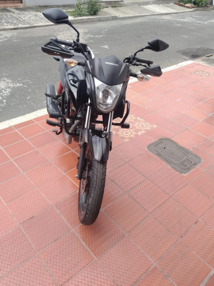 SE VENDE Moto CB 125, modelo 2024,
